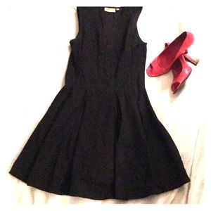 Princess Vera Wang mini black dress